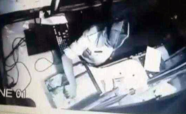 Caught On Camera: Uttar Pradesh Cops Looting Cash At Toll Plaza