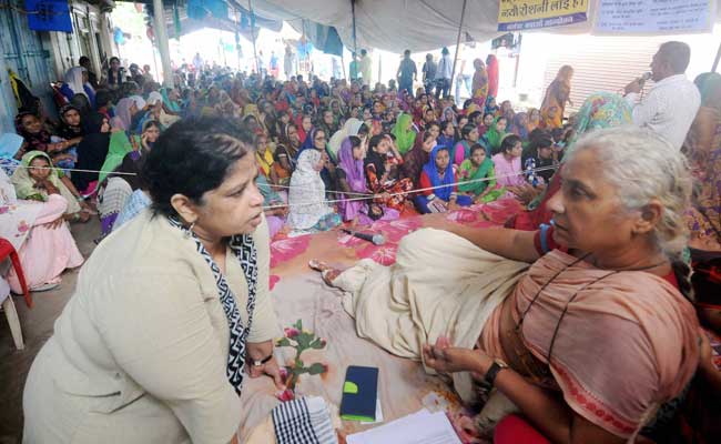 Activist Medha Patkar Removed By Police From Protest Site