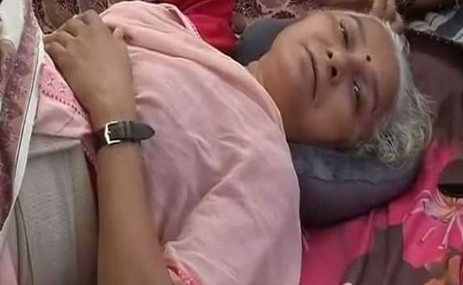विस्थापितों के दर्द को लेकर अनशन पर बैठीं मेधा पाटकर की तबियत बिगड़ी