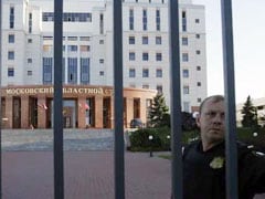 3 Killed In Russia Court After Defendants Grab Officers' Guns