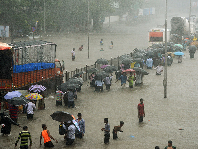 MeT Department Predicts 'Extremely Heavy Rainfall' In Mumbai, Chief Minister Urges People To Stay Indoors Tomorrow