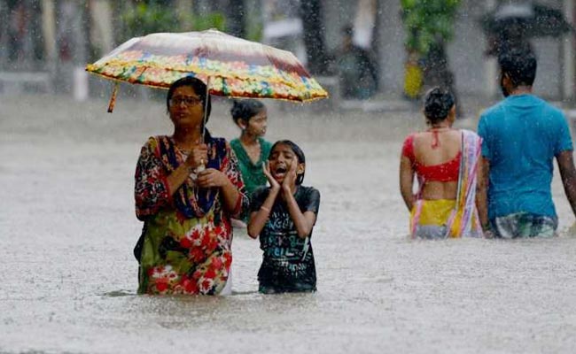 Mumbai Weather LIVE: Two Drown In Thane, Three Dead In Vikhroli