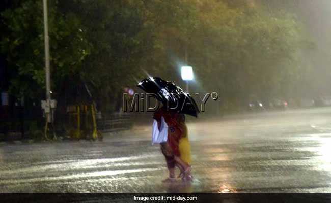 Mumbai's Next 48 Hours Filled With Rain, Trains Late, Traffic Jams Build