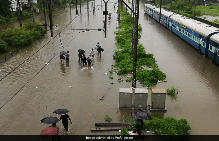 बारिश में मुंबई की दुर्गति के लिए लोगों ने बीएमसी को ठहराया जिम्मेदार