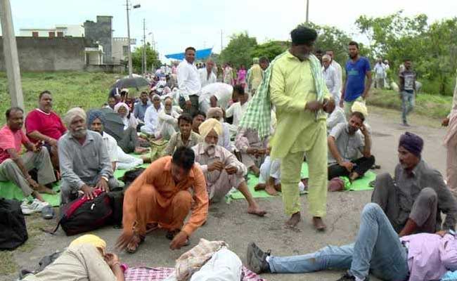 डेरा प्रमुख मामला: हरियाणा-पंजाब सरकार ने सेना को चिट्ठी लिखी, कहा- ज़रूरत पड़ने पर बुलाया जा सकता है