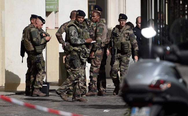 French Police Seek Vehicle After Soldiers Hit In Paris, 6 Injured
