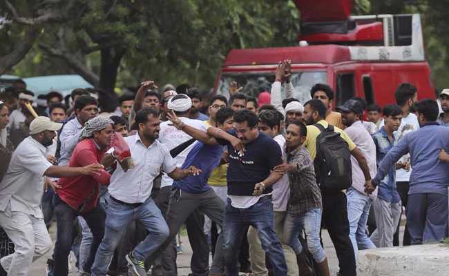 पत्रकारों की कार लेकर भाग गए राम रहीम के समर्थक, कैमरा भी छीना