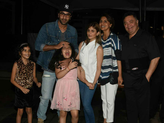 Ranbir, Rishi, Neetu, Riddhima At Kapoor-Only Dinner