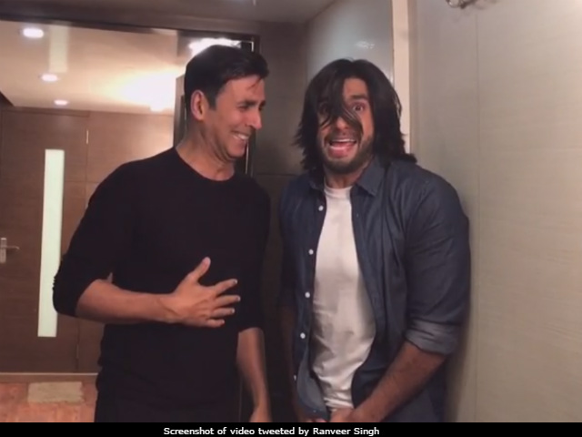 Akshay Kumar And Ranveer Singh End Up Dancing. Because <I>Toilet Ko Opening Lag Gayi</i>