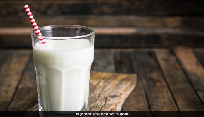 raw milk helps remove dirt and tan from skin