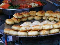 9 Delicious Street Food Places to Try in East Delhi