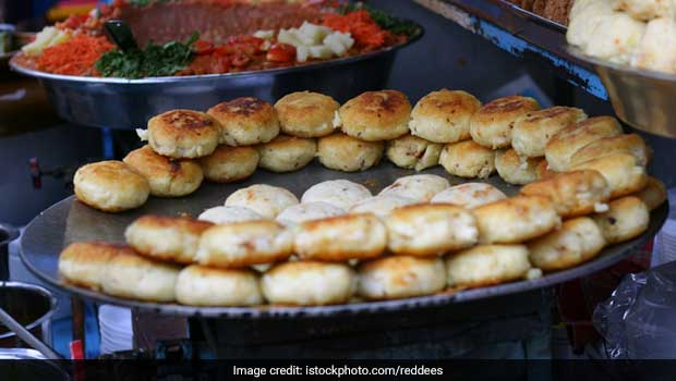 9 Delicious Street Food Places to Try in East Delhi
