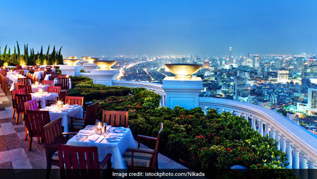 5 Stunning and Pocket friendly Rooftop Restaurants in Delhi