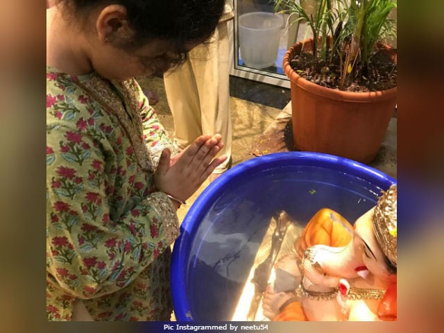 Ganesh Chaturthi 2017: Neetu Kapoor HAD To Click Granddaughter's Adorable Send-Off For Ganpati