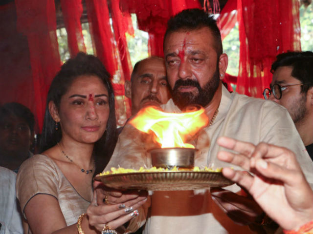 Ganesh Chaturthi 2017: Sanjay Dutt And Wife Maanyata Perform Ganesh <I>Aarti</I>. See Pics