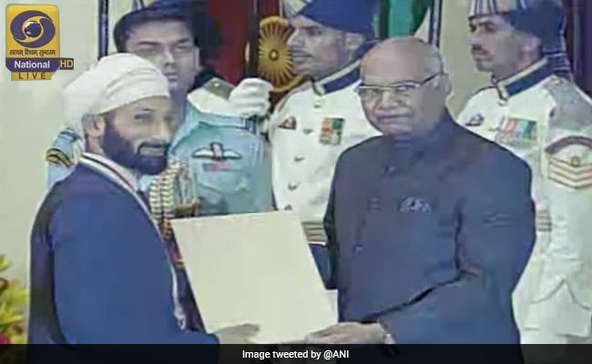 राष्‍ट्रपति ने सरदार सिंह और पैराएथलीट देवेंद्र झाझरिया को खेल रत्‍न से सम्‍मानित किया