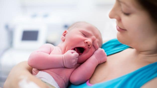 Infants Should Be Breastfed In The First Hour Of Birth: Benefits