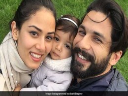 पापा शाहिद कपूर और मम्मी मीरा के बीच 'सैंडविच' बन गई नन्हीं मीशा पापा शाहिद कपूर और मम्मी मीरा के बीच 'सैंडविच' बन गई नन्हीं मीशा