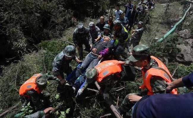 50,000 Tourists Evacuated After China Earthquake