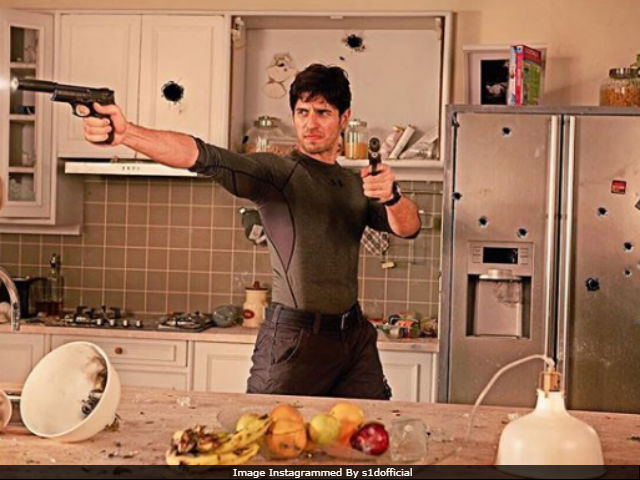 'Sidharth Malhotra's <i>A Gentleman</i> Is An Entertaining Ride,' Tweets Karan Johar. Shah Rukh Khan Watches Film