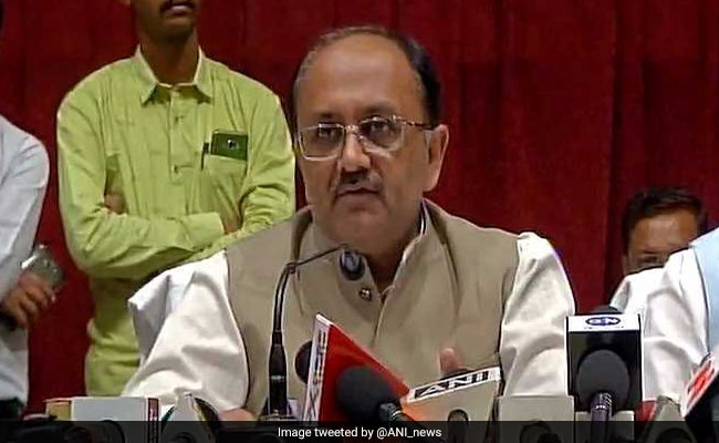 गोरखपुर हादसा : स्वास्थ्य मंत्री सिद्धार्थ नाथ सिंह ने कहा, बच्चों की मौत का कारण सिर्फ ऑक्सीजन की कमी नहीं