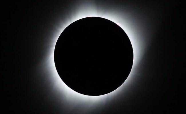 'HA HA HA I've Blocked The Sun': Moon Trolls Sun In Solar Cyber Spat