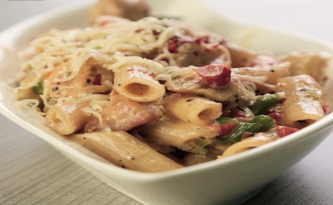 try this delicious butter chicken pasta & make your weekend special-video inside