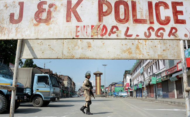 Restrictions At Some Areas In Kashmir On Independence Day