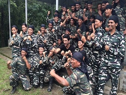 हेलीकॉप्टर शॉट? अभी लो... हेलीकॉप्टर शॉट? अभी लो...