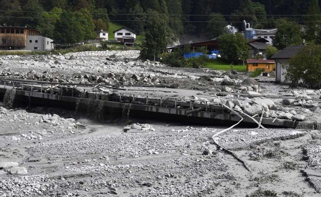 Eight Missing After Huge Landslide In Swiss Alps
