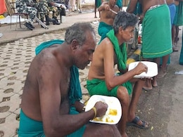 For Tamil Nadu Farmers Protesting In Delhi, Daily <i>Langar</i> From Gurdwara For Tamil Nadu Farmers Protesting In Delhi, Daily <i>Langar</i> From Gurdwara