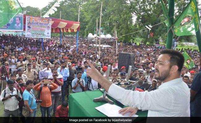 नीतीश कुमार का DNA पहले खराब था या अब है, फेसबुक पर तेजस्‍वी यादव ने पूछा सवाल