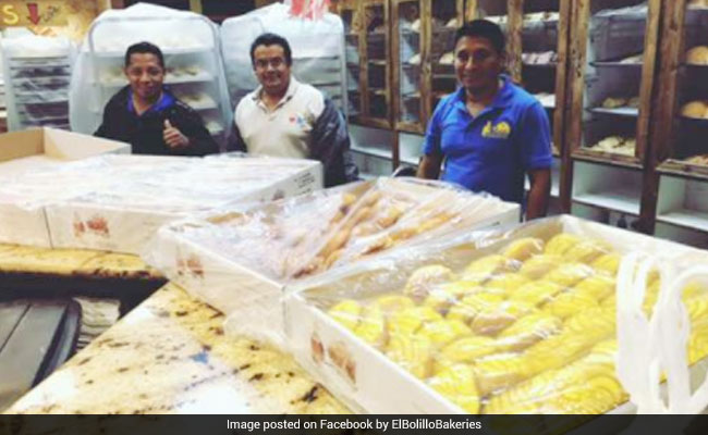 Houston Bakers Trapped During Hurricane Harvey Bake Bread For Hundreds