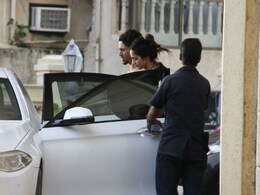 Tiger Shroff Drops By Rumoured Girlfriend Disha Patani's New Apartment Tiger Shroff Drops By Rumoured Girlfriend Disha Patani's New Apartment