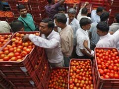 टमाटर ने किया दिल्लीवासियों को 'लाल', 80 रुपये किलो तक पहुंचे दाम