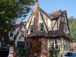 Donald Trump's Childhood Home Listed On Airbnb At $725 A Night Donald Trump's Childhood Home Listed On Airbnb At $725 A Night