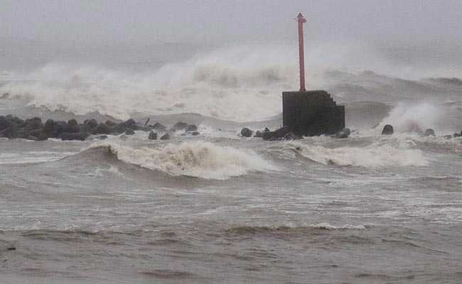 2 Dead As Typhoon Noru Approaches Japan