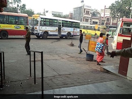 यूपी में 1 जून से शुरू हो सकती हैं रोडवेज़ बसें, 'अगले लॉकडाउन' के हिसाब से होगा फैसला यूपी में 1 जून से शुरू हो सकती हैं रोडवेज़ बसें, 'अगले लॉकडाउन' के हिसाब से होगा फैसला