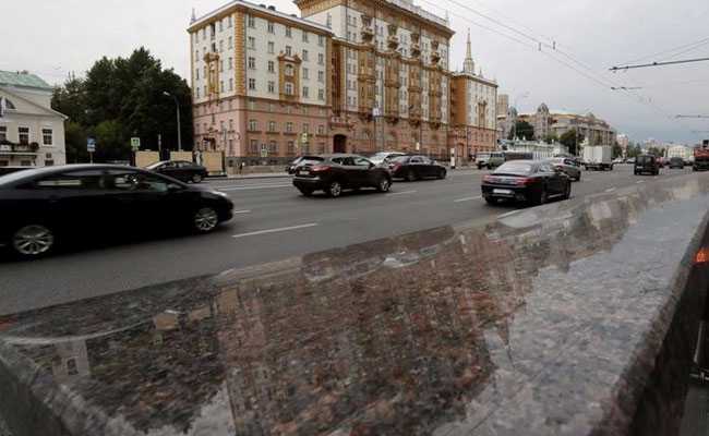 Посольство США в Москве скрывает адрес, Россия переименовывает площадь у здания в честь украинских сепаратистов