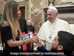 As Pope Francis Looks On, Man Proposes To Girlfriend At The Vatican