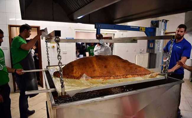 Meet The World's Largest Samosa At 153 Kilos (Ignore The Calories)