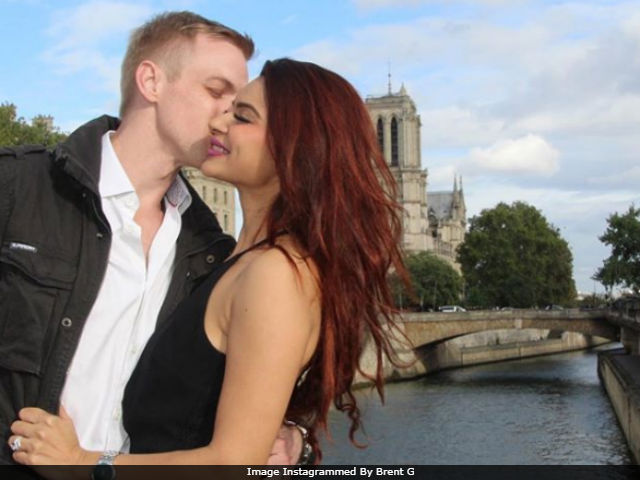 Aashka Goradia, Fiance Brent Goble Are Holidaying In The City Of Love