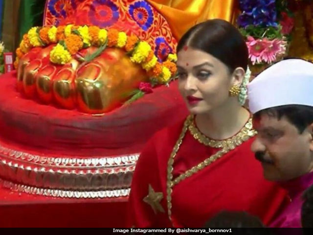 Ganesh Chaturthi 2017: Aishwarya Rai Bachchan Visits Lalbaugcha Raja. And We Missed Aaradhya