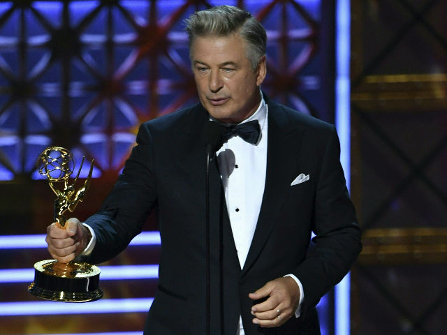 Emmys 2017: Alec Baldwin Wins As Donald Trump, Dedicates Prize To 'Mr President'