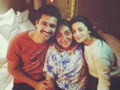 Alia Bhatt, Vicky Kaushal Pack First Schedule Of <i>Raazi</i> With A Happy Pic