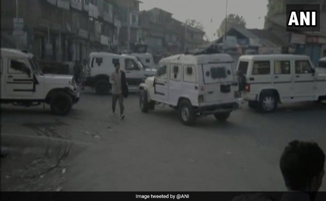 राजनाथ की बैठक से पहले अनंतनाग में पुलिस टीम पर आतंकी हमला, एक पुलिसकर्मी शहीद