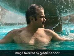 Anil Kapoor Cuts 3 Cakes For His 62nd Birthday With Rhea, Harshwardhan And Sonam Kapoor! (See Pics)