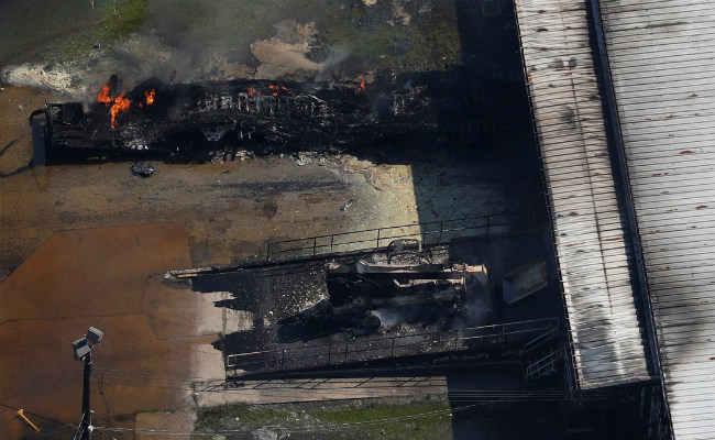 New Fire Erupts At Flood-Damaged Texas Chemical Plant: Video