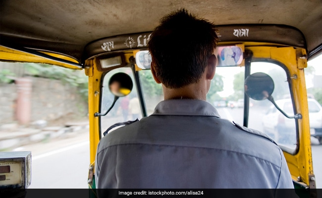 Man Drives Auto In Way Of Car, Stops Kidnapping Attempt On Busy Delhi Road