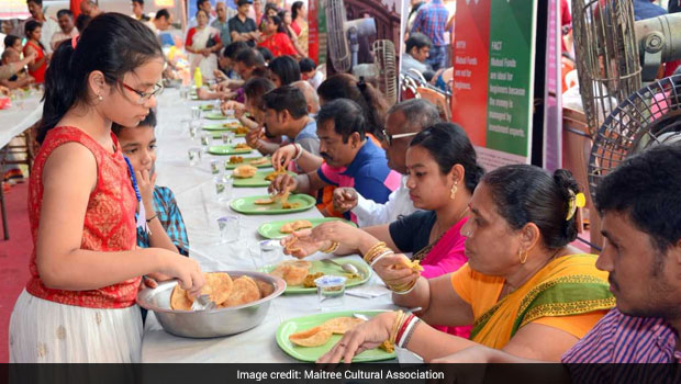 Flavours Of Durga Puja: Must-Try Vegetarian And Non-Vegetarian Delicacies